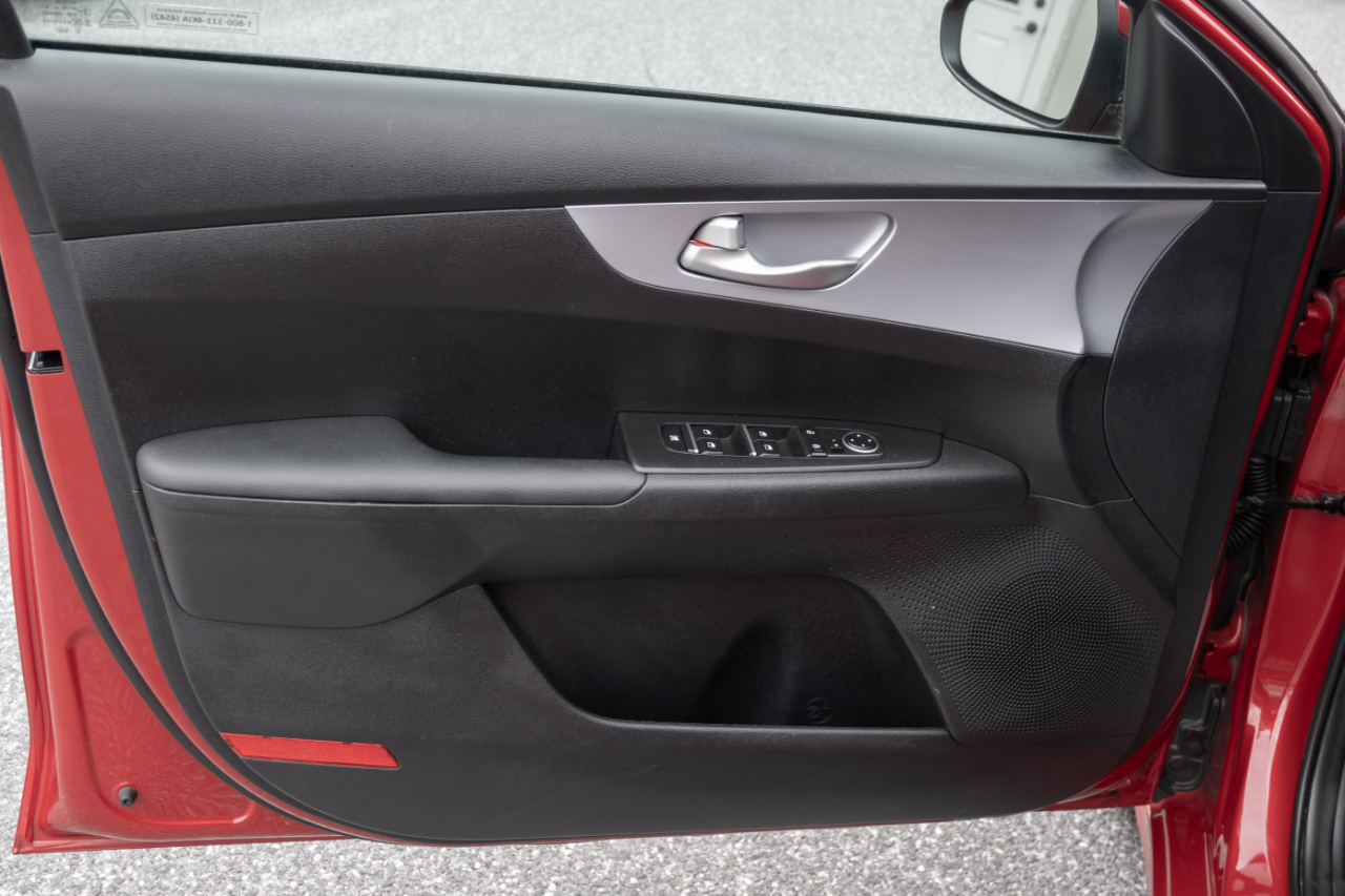 Kia Forte LXS IVT 2024