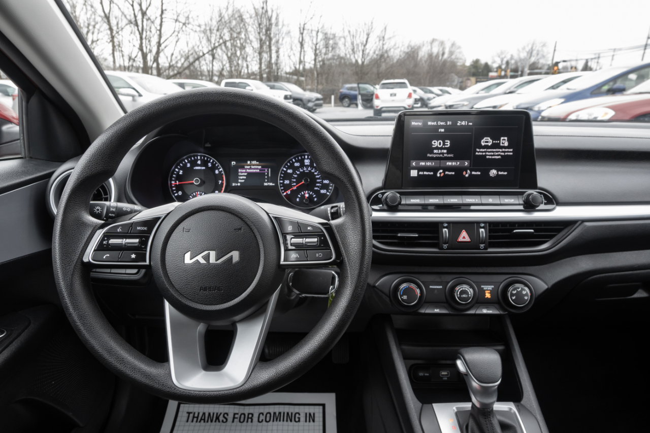 Kia Forte LXS IVT 2024