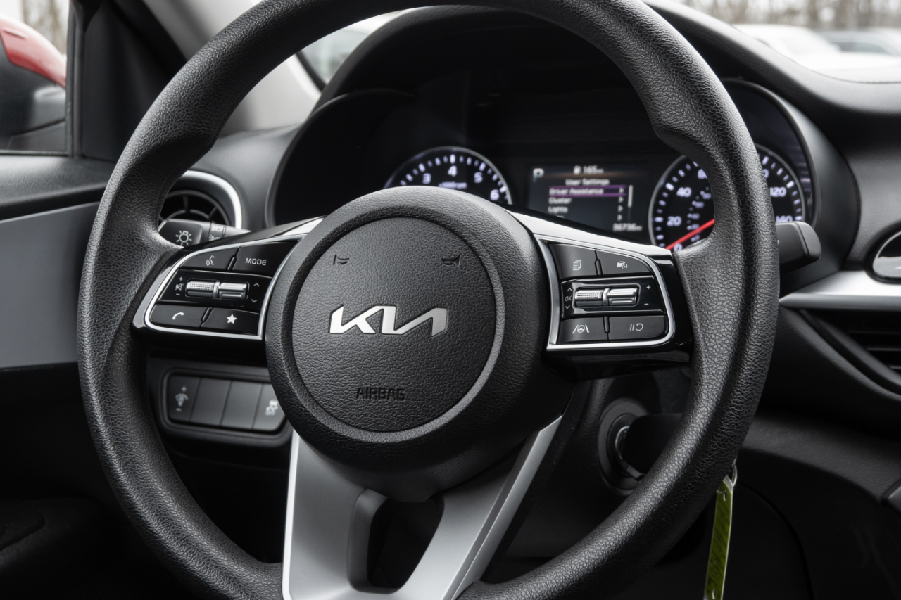 Kia Forte LXS IVT 2024