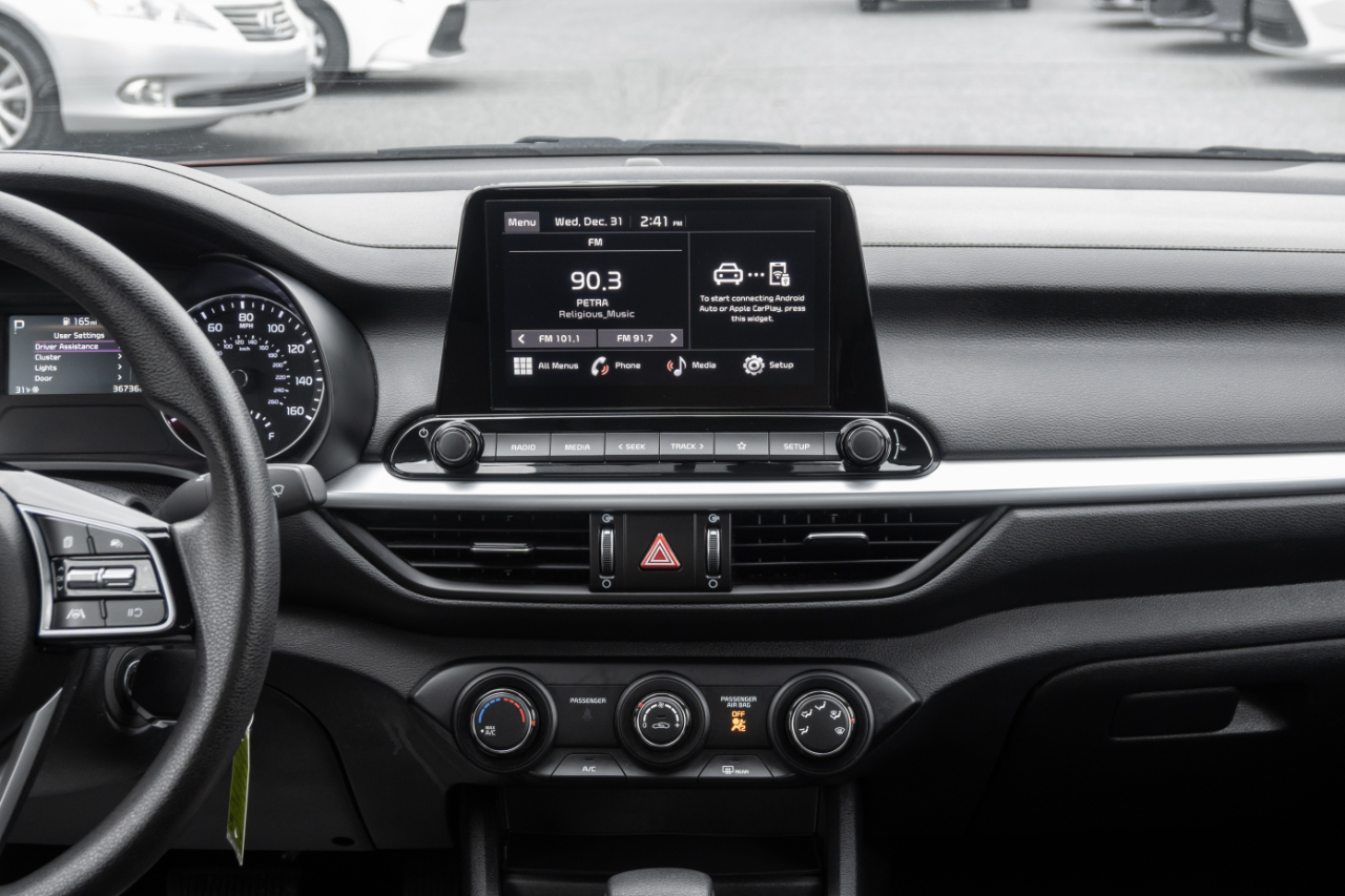 Kia Forte LXS IVT 2024