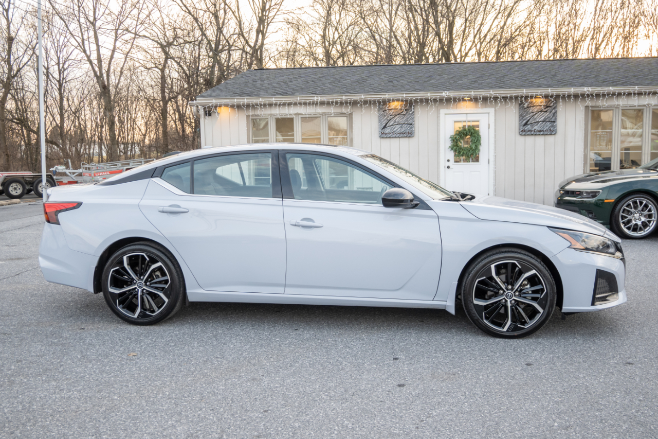 Nissan Altima 2.5 SR Sedan 2023