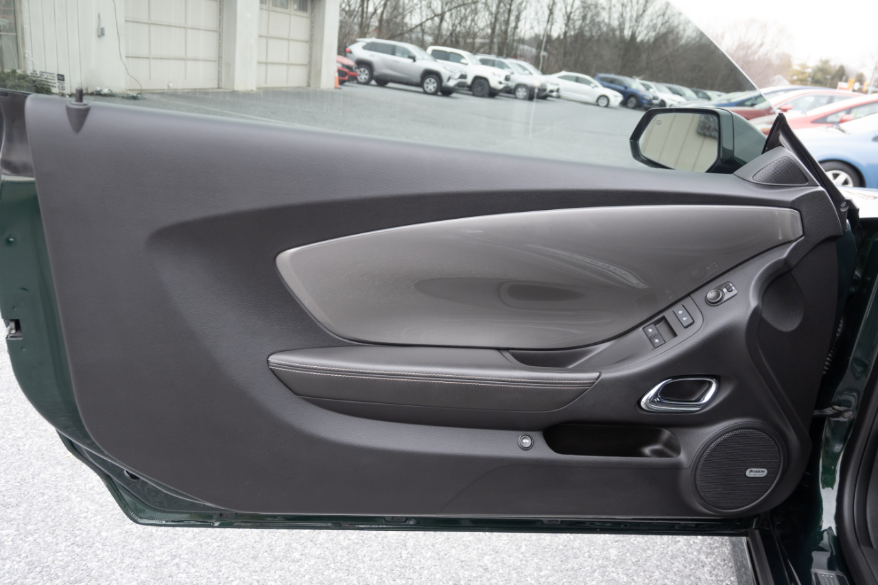 Chevrolet Camaro 2dr Cpe SS w/2SS 2015