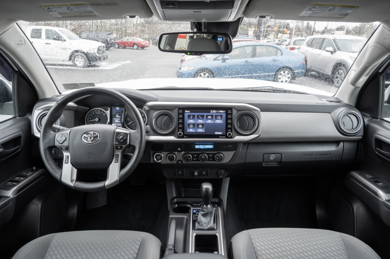 Toyota Tacoma 4WD SR5 Double Cab 5' Bed V6 AT (Natl) 2023