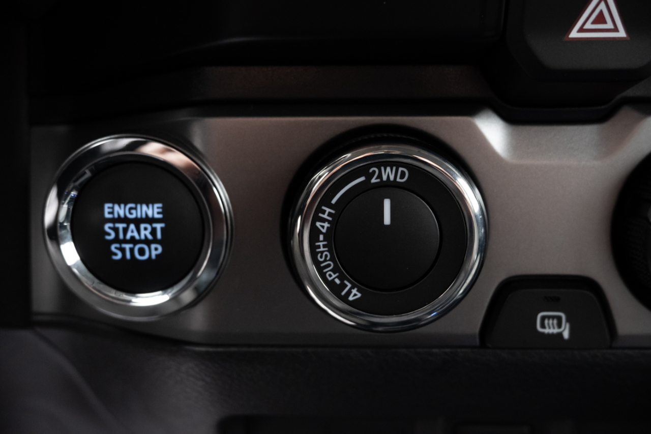 Toyota Tacoma 4WD SR5 Double Cab 5' Bed V6 AT (Natl) 2023