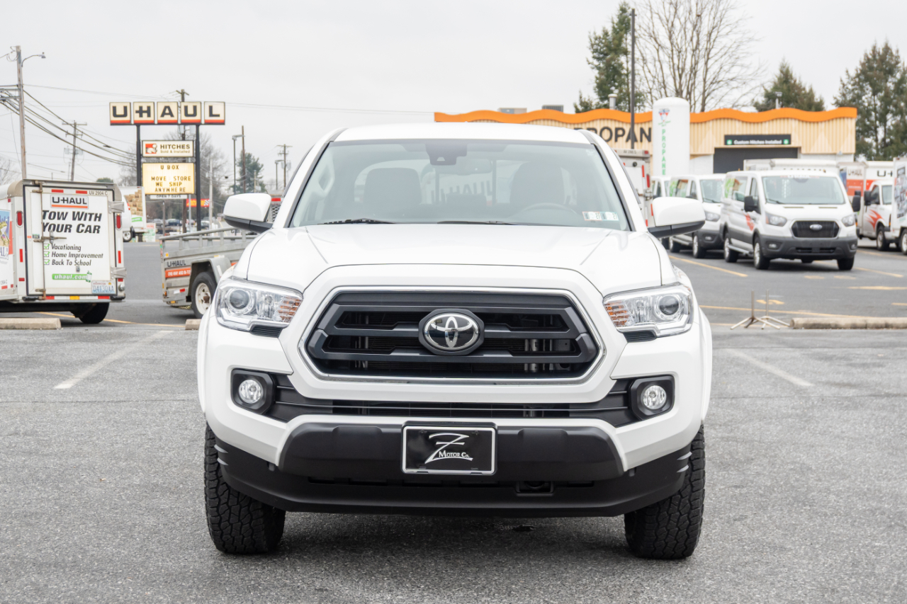 Toyota Tacoma 4WD SR5 Double Cab 5' Bed V6 AT (Natl) 2023