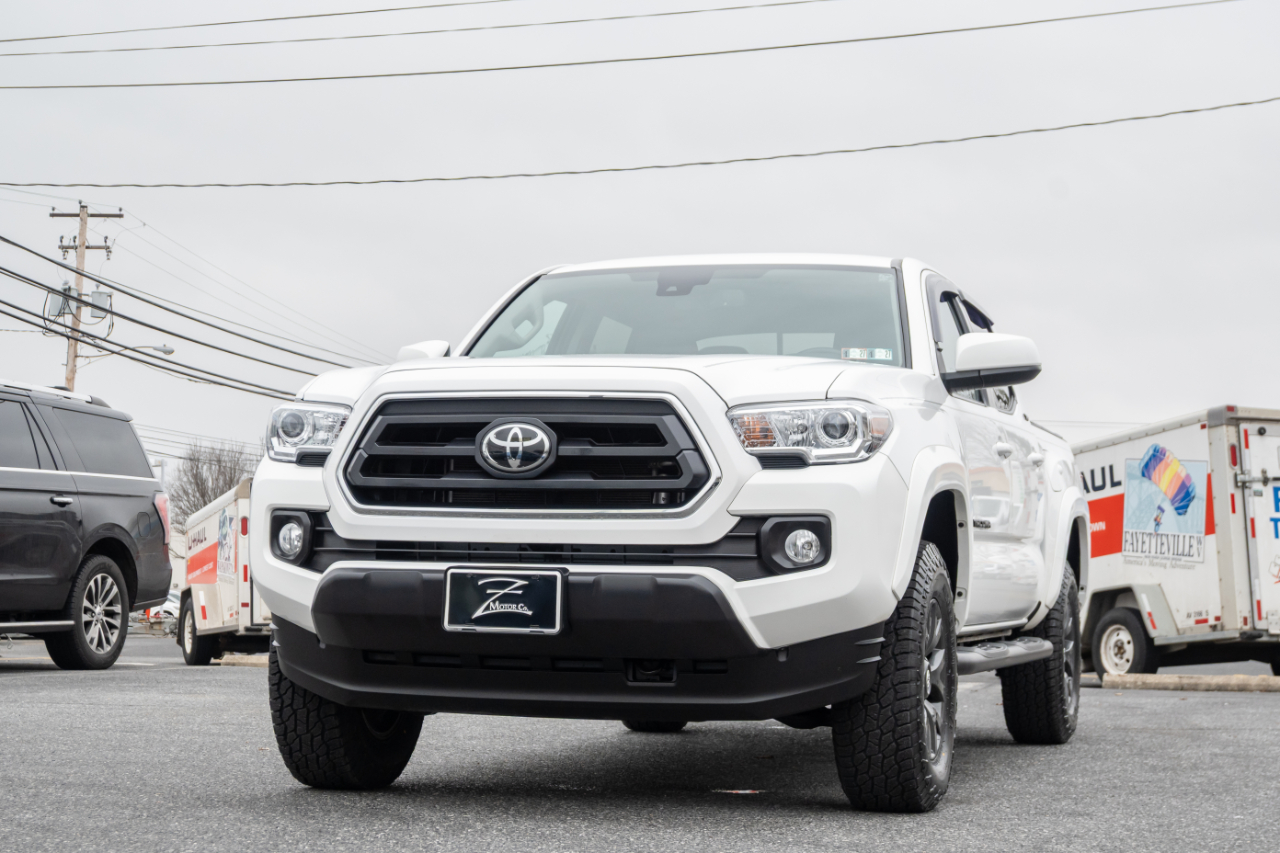 Toyota Tacoma 4WD SR5 Double Cab 5' Bed V6 AT (Natl) 2023
