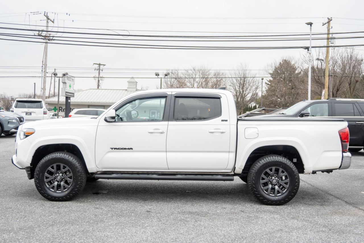 Toyota Tacoma 4WD SR5 Double Cab 5' Bed V6 AT (Natl) 2023