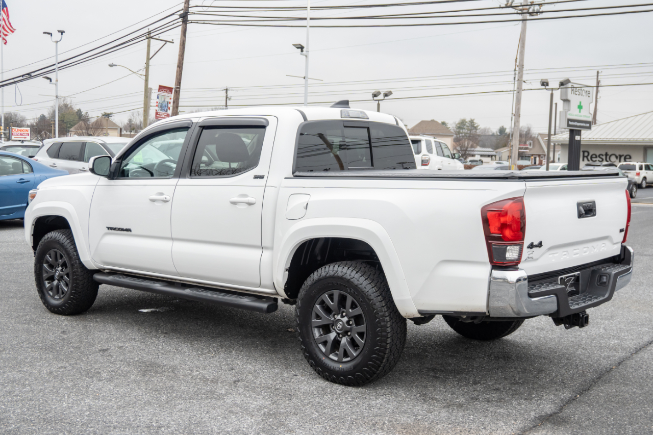 Toyota Tacoma 4WD SR5 Double Cab 5' Bed V6 AT (Natl) 2023