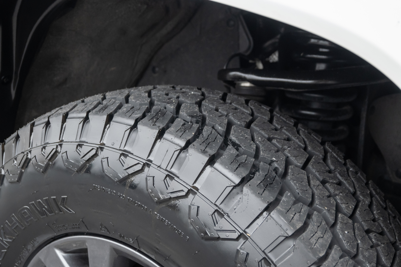 Toyota Tacoma 4WD SR5 Double Cab 5' Bed V6 AT (Natl) 2023