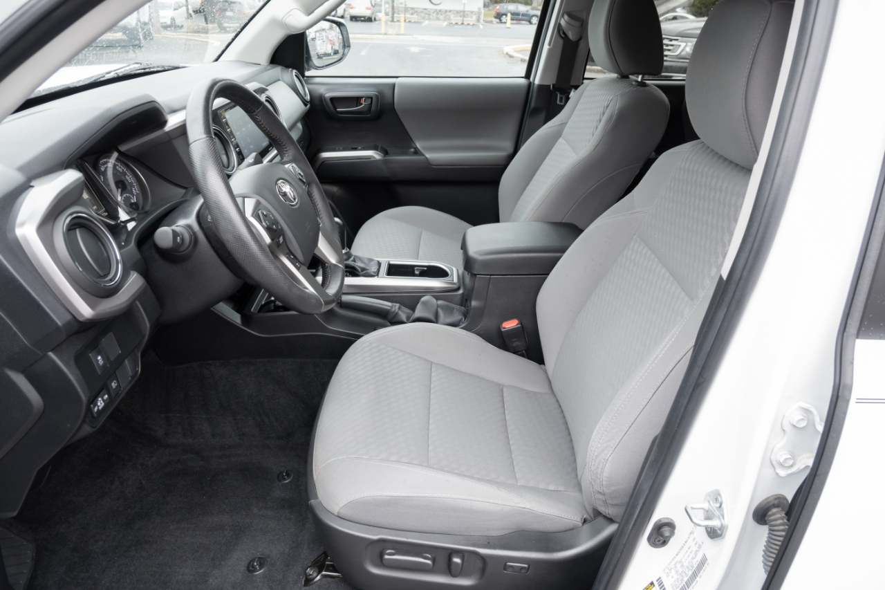 Toyota Tacoma 4WD SR5 Double Cab 5' Bed V6 AT (Natl) 2023