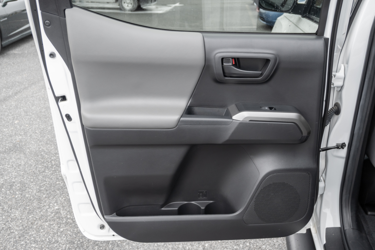 Toyota Tacoma 4WD SR5 Double Cab 5' Bed V6 AT (Natl) 2023