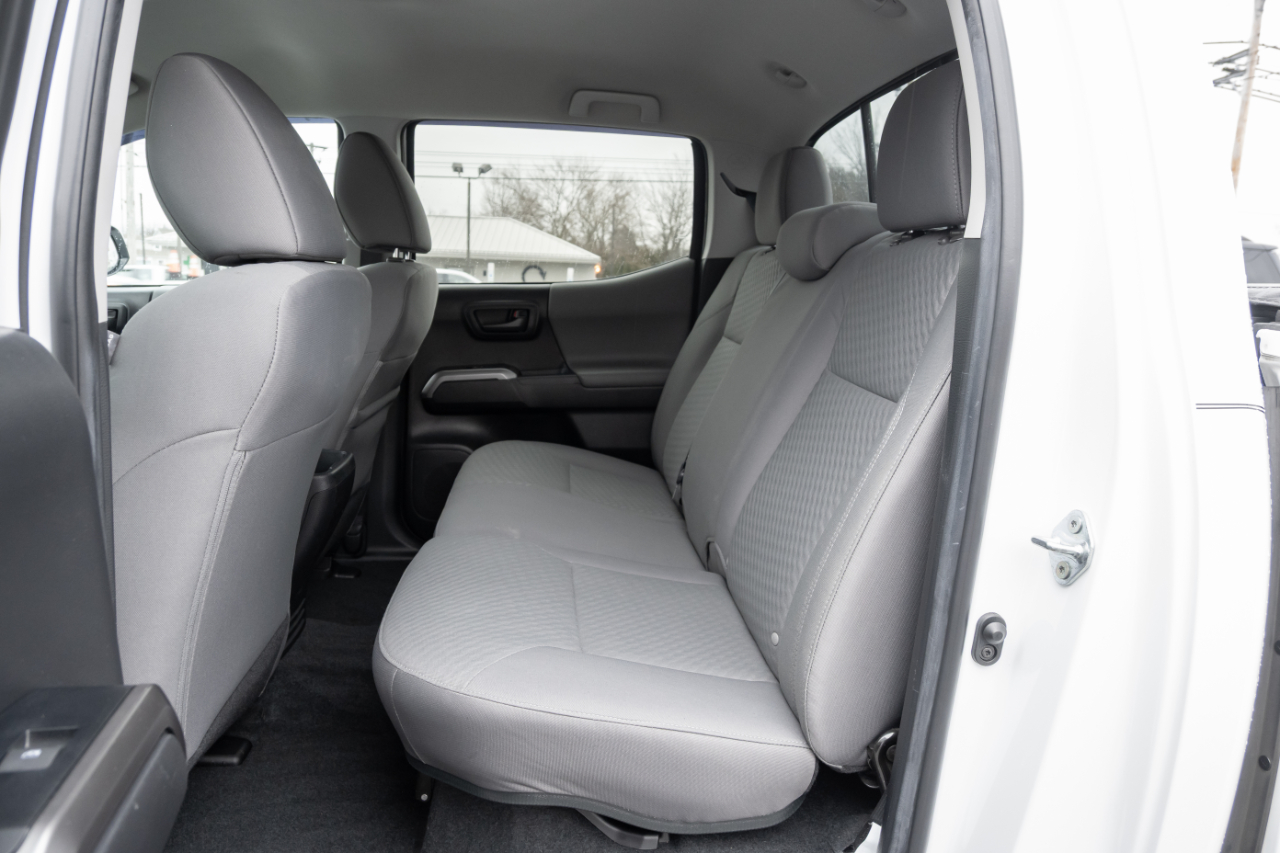 Toyota Tacoma 4WD SR5 Double Cab 5' Bed V6 AT (Natl) 2023