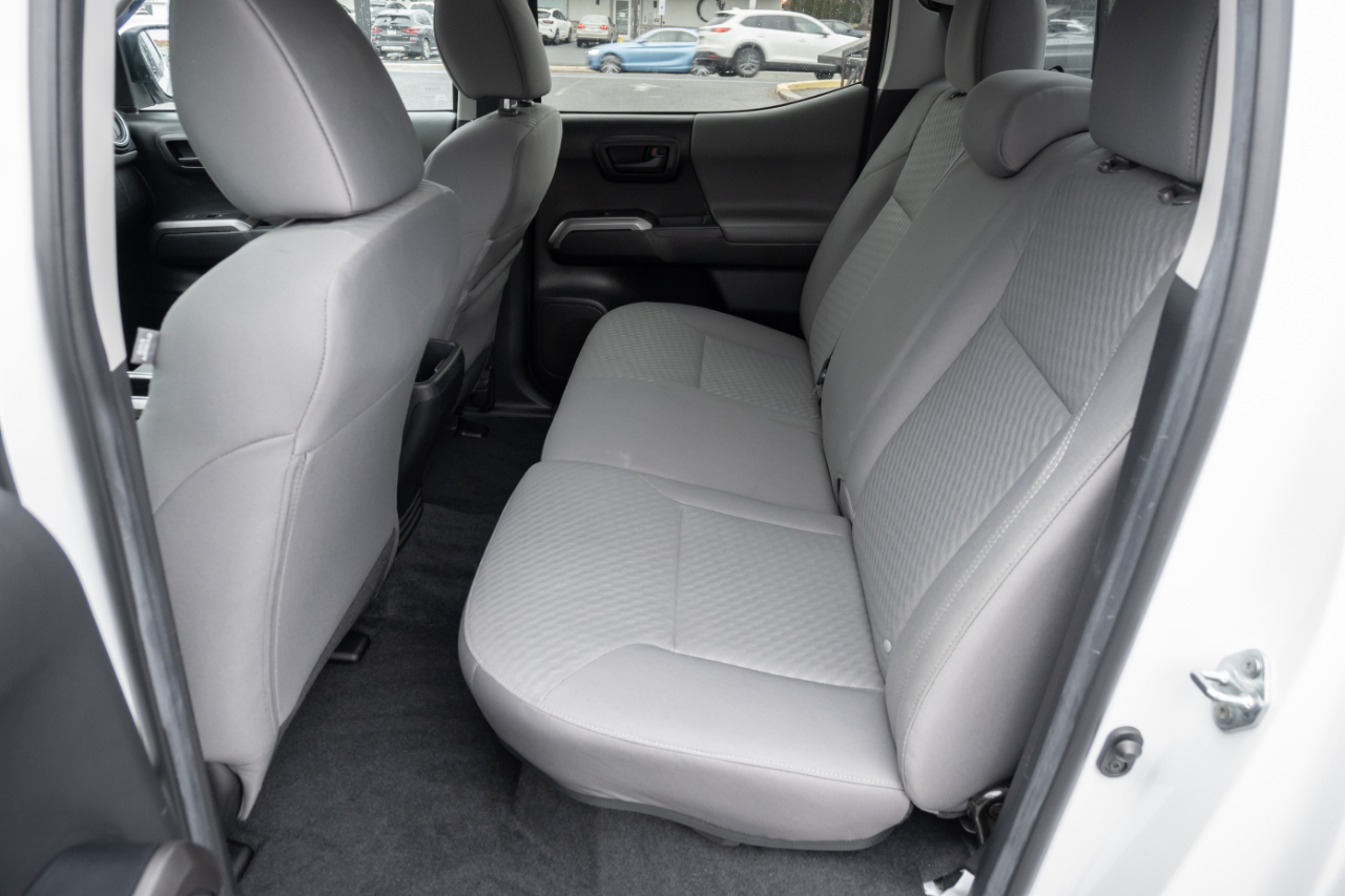 Toyota Tacoma 4WD SR5 Double Cab 5' Bed V6 AT (Natl) 2023