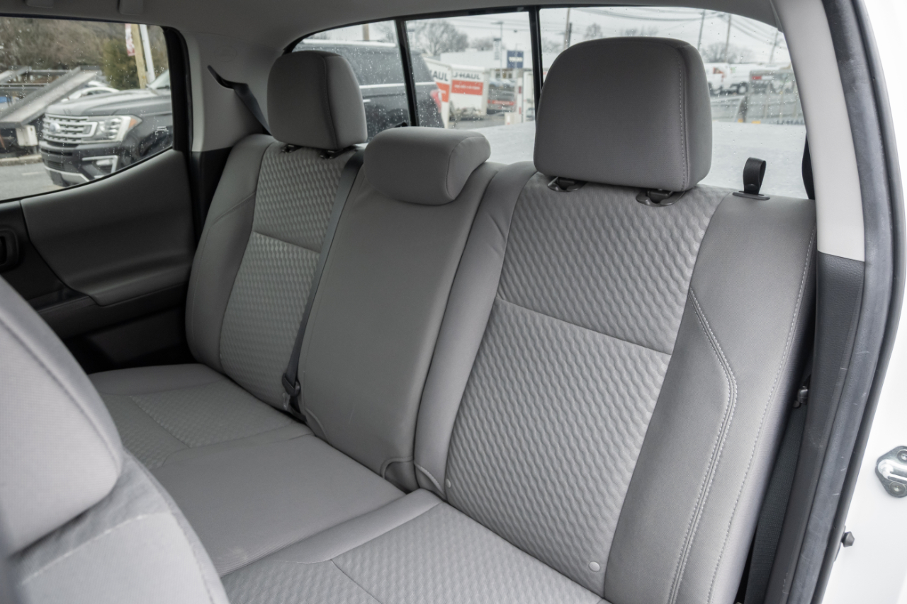 Toyota Tacoma 4WD SR5 Double Cab 5' Bed V6 AT (Natl) 2023