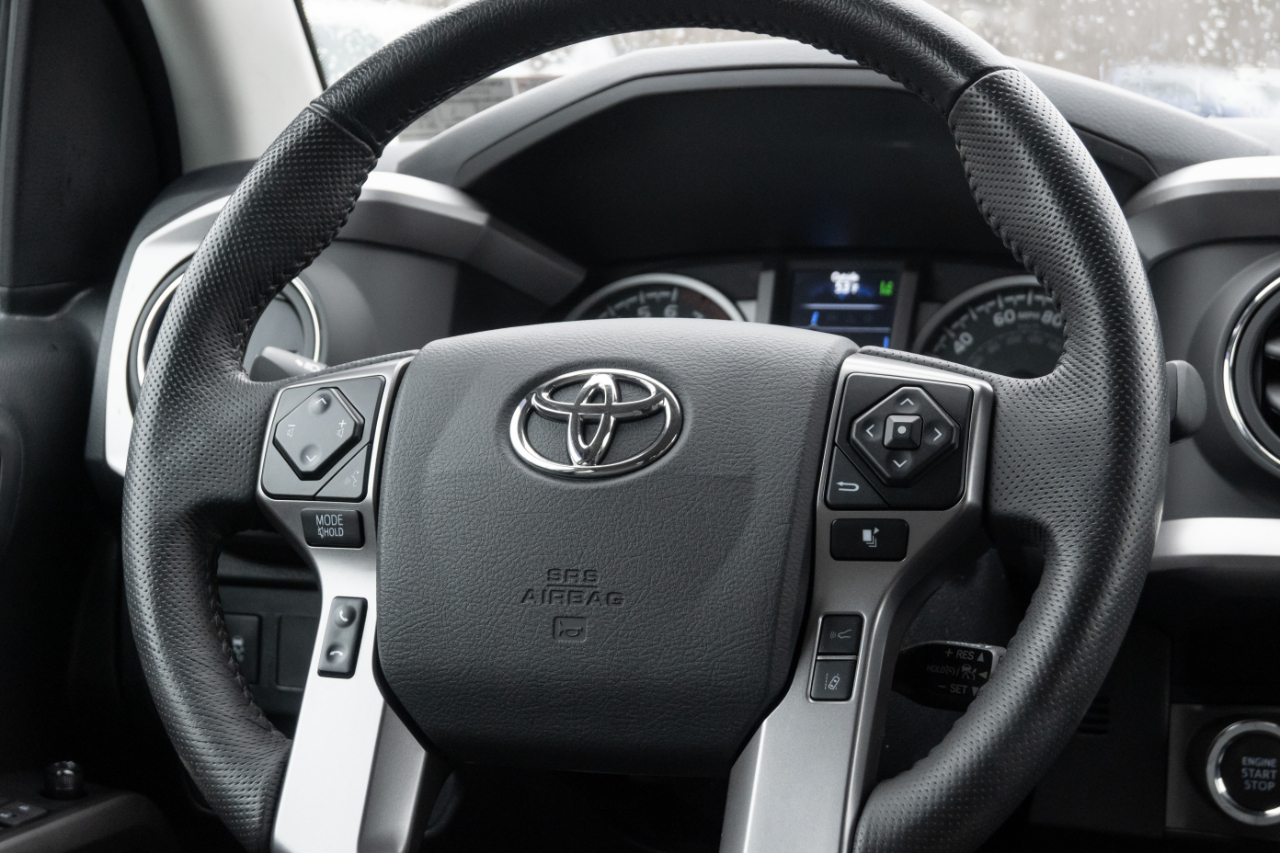 Toyota Tacoma 4WD SR5 Double Cab 5' Bed V6 AT (Natl) 2023