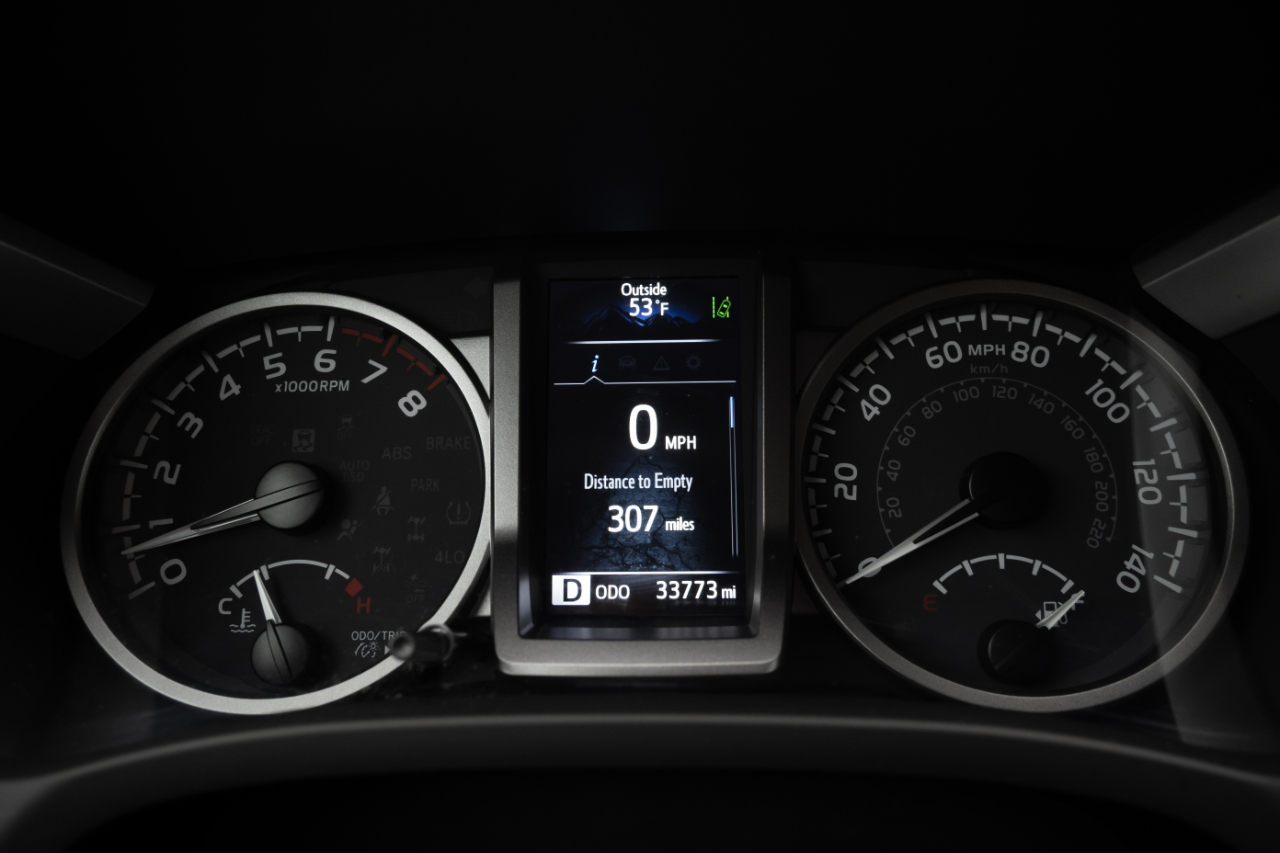 Toyota Tacoma 4WD SR5 Double Cab 5' Bed V6 AT (Natl) 2023