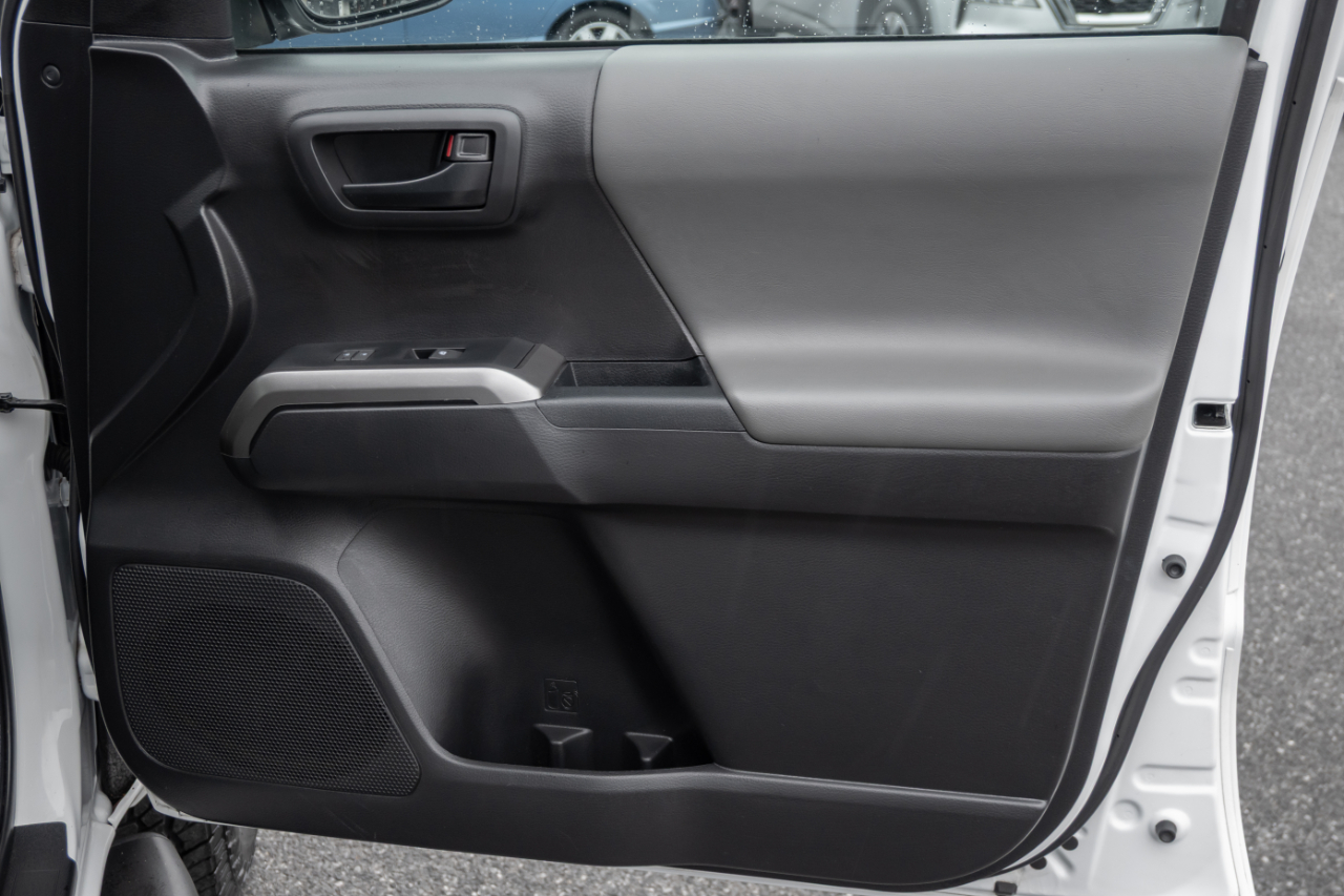 Toyota Tacoma 4WD SR5 Double Cab 5' Bed V6 AT (Natl) 2023