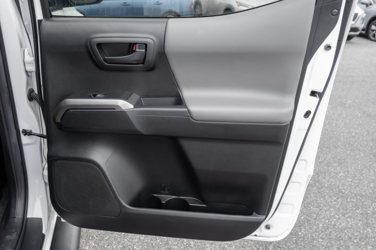 Toyota Tacoma 4WD SR5 Double Cab 5' Bed V6 AT (Natl) 2023