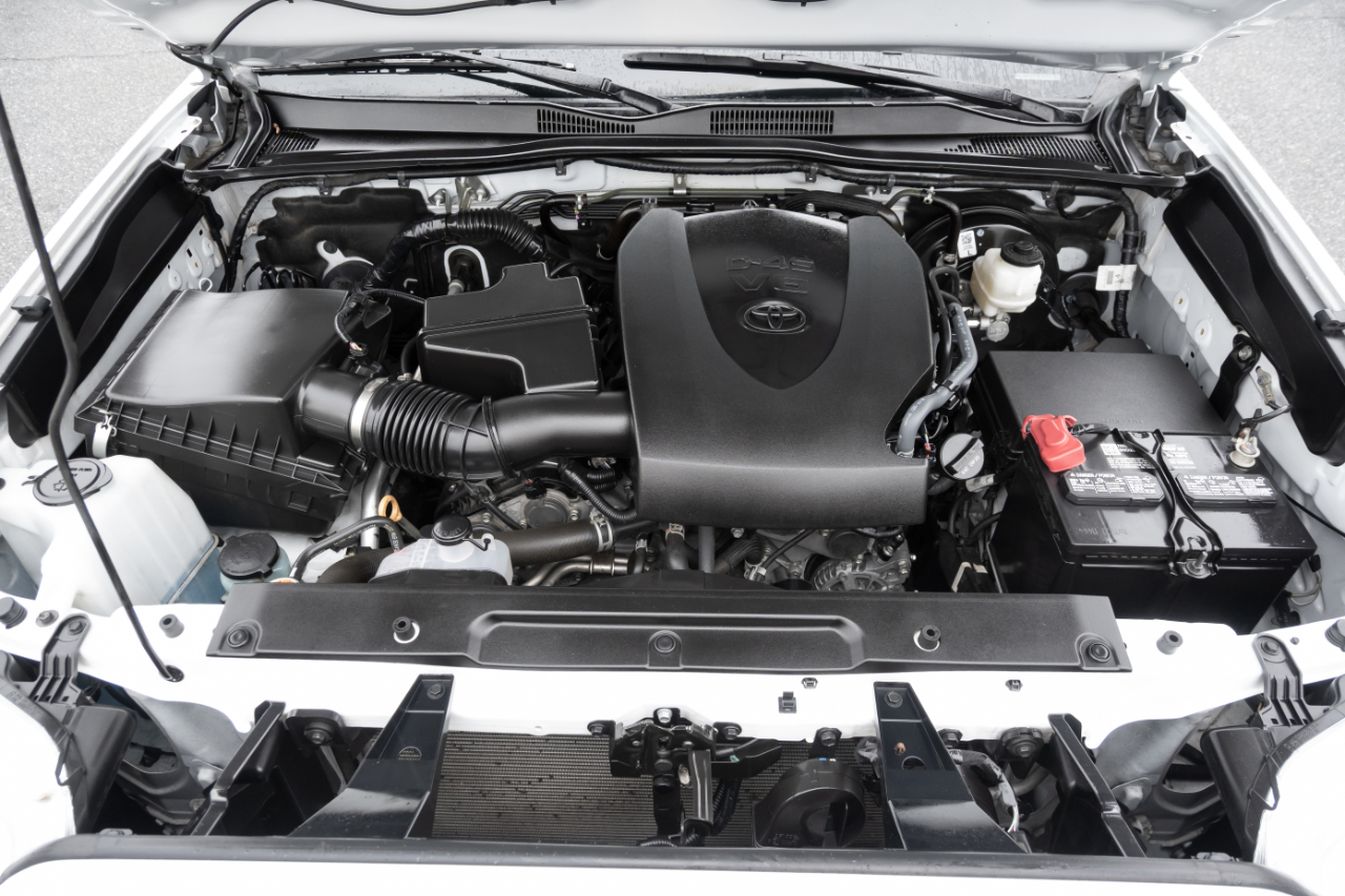 Toyota Tacoma 4WD SR5 Double Cab 5' Bed V6 AT (Natl) 2023