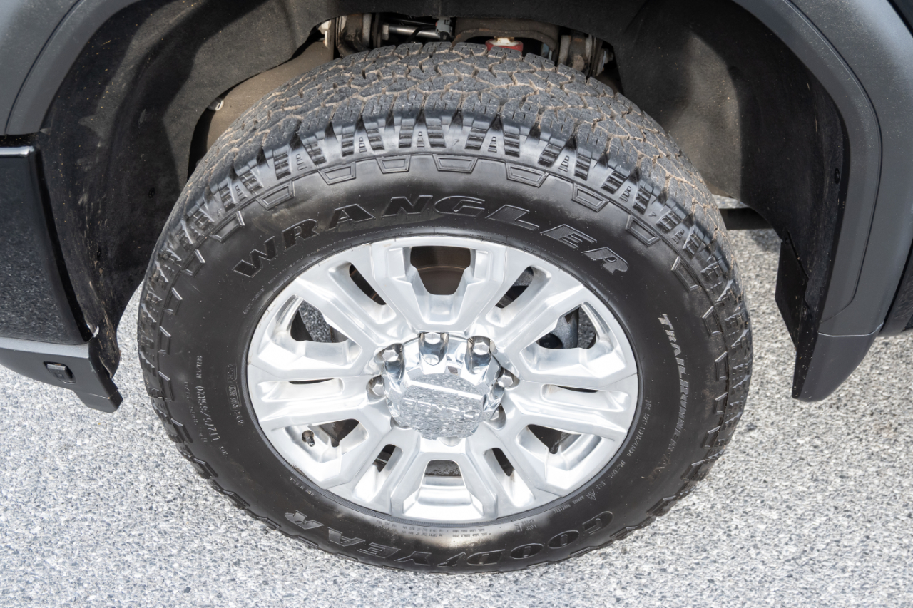 GMC Sierra 2500HD 4WD Crew Cab 159" Denali 2023