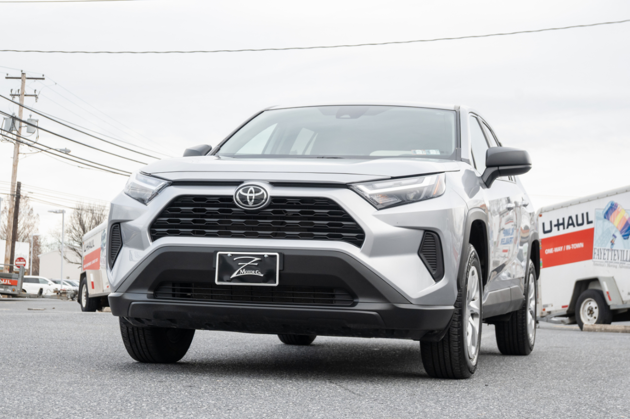 Toyota RAV4 LE AWD (Natl) 2024