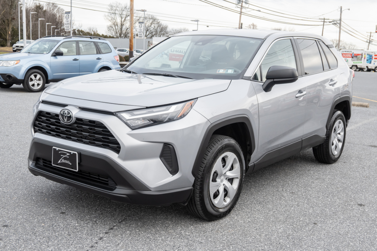 Toyota RAV4 LE AWD (Natl) 2024