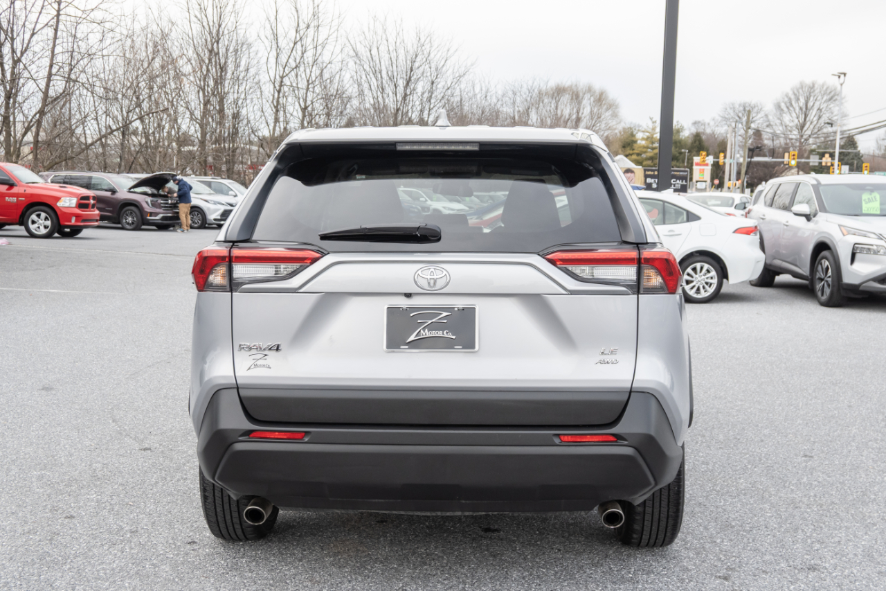 Toyota RAV4 LE AWD (Natl) 2024