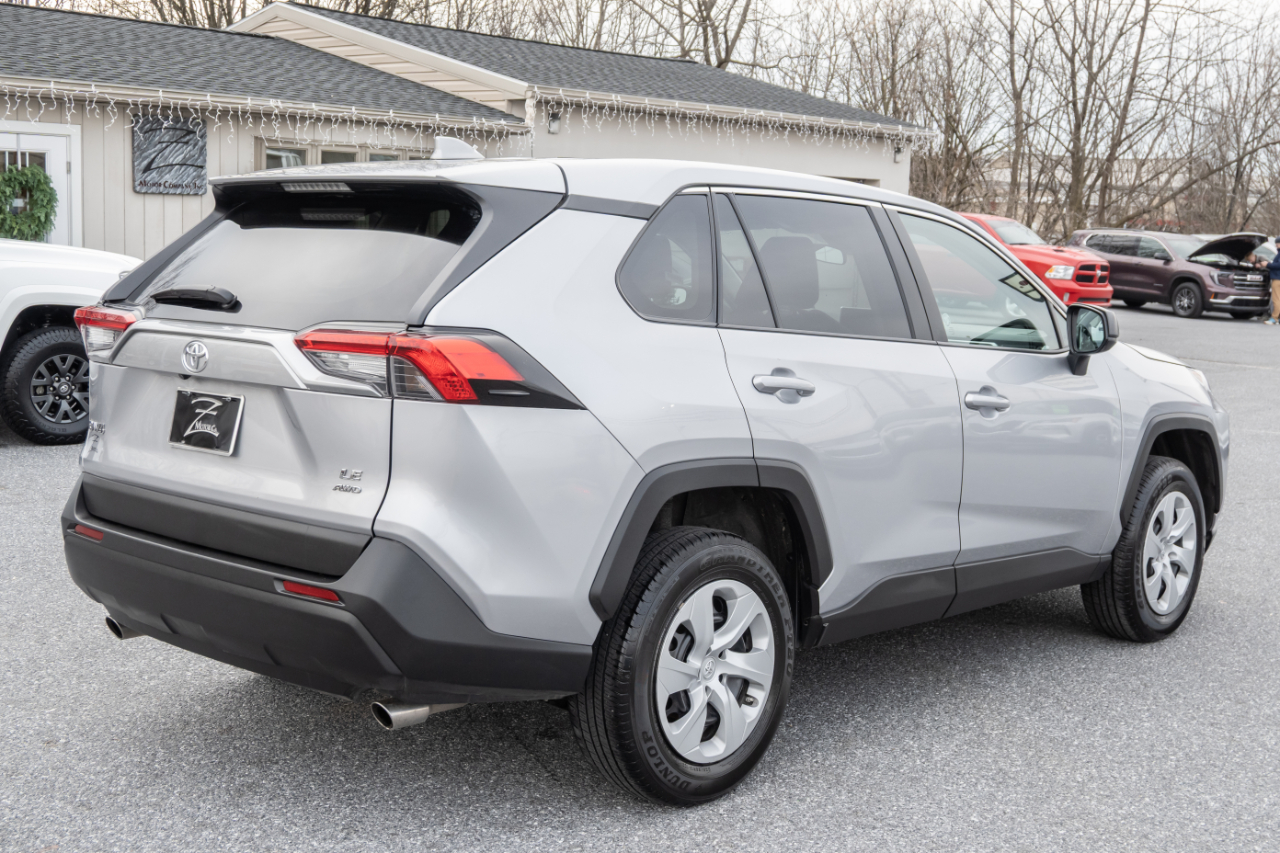 Toyota RAV4 LE AWD (Natl) 2024