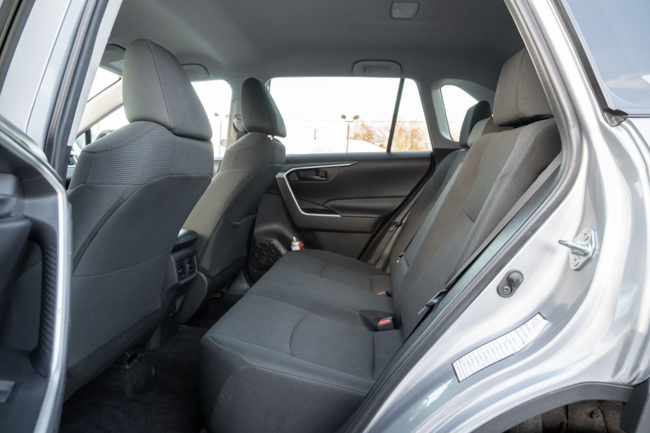 Toyota RAV4 LE AWD (Natl) 2024