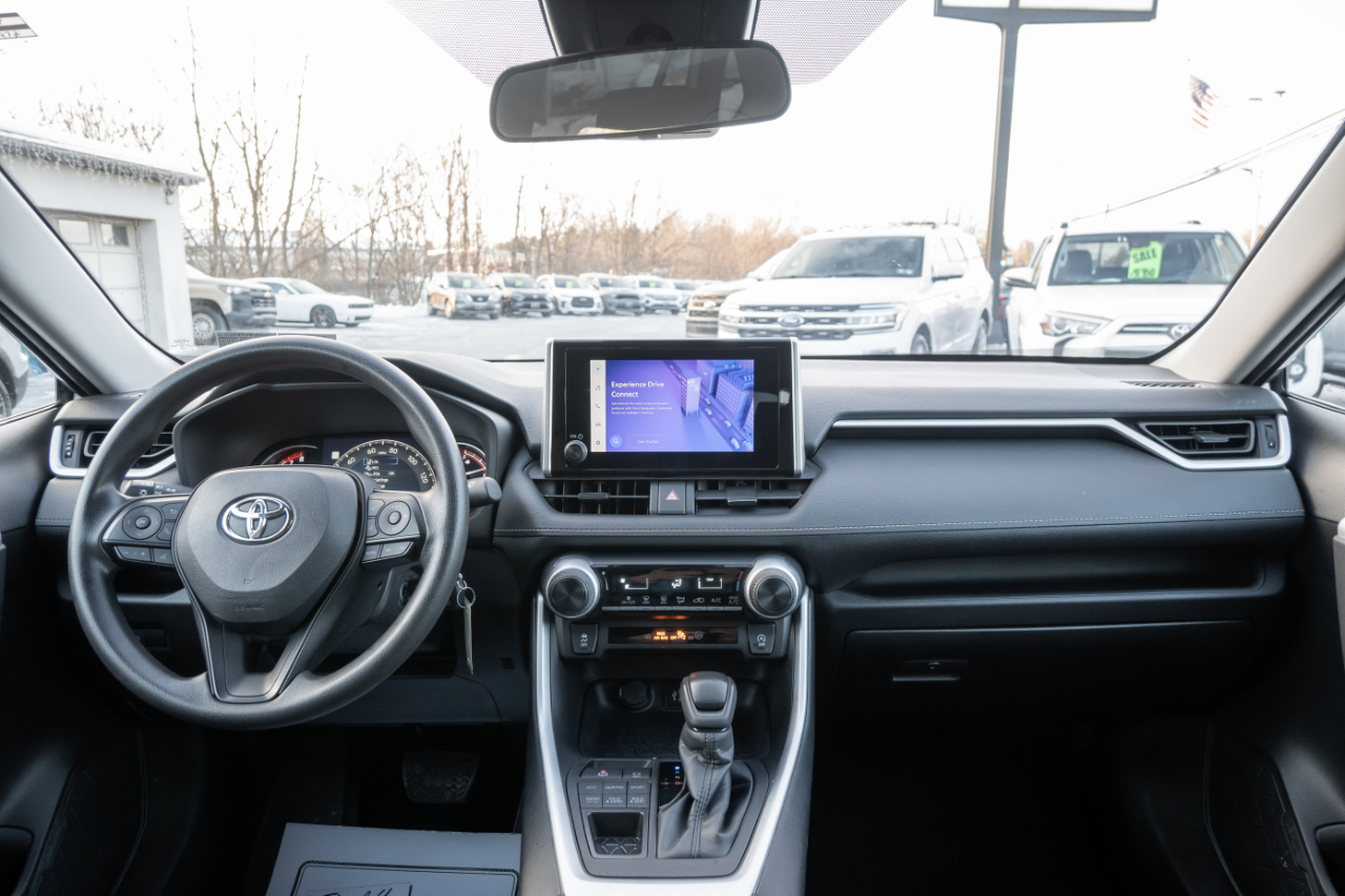 Toyota RAV4 LE AWD (Natl) 2024