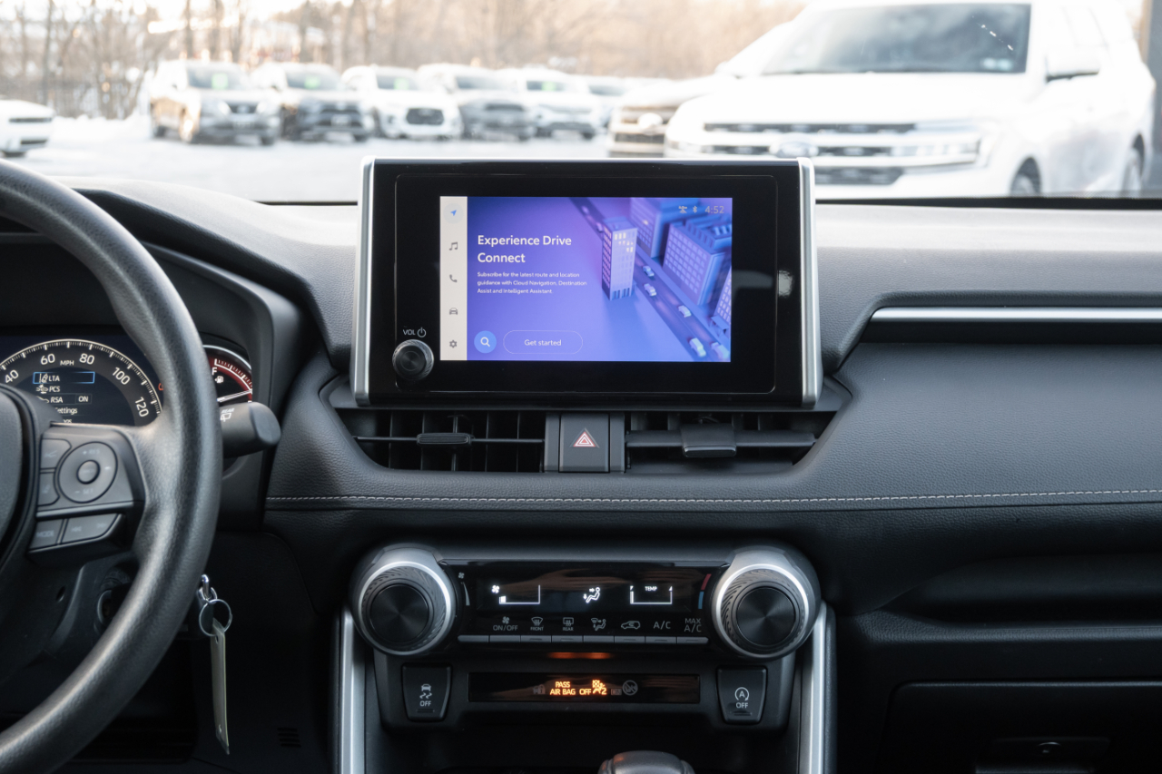 Toyota RAV4 LE AWD (Natl) 2024