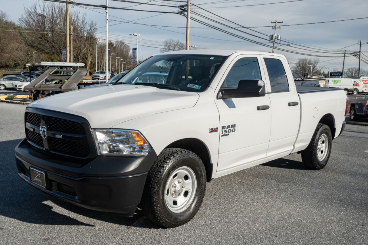 RAM 1500 Classic Tradesman 4x4 Quad Cab 6'4" Box 2022