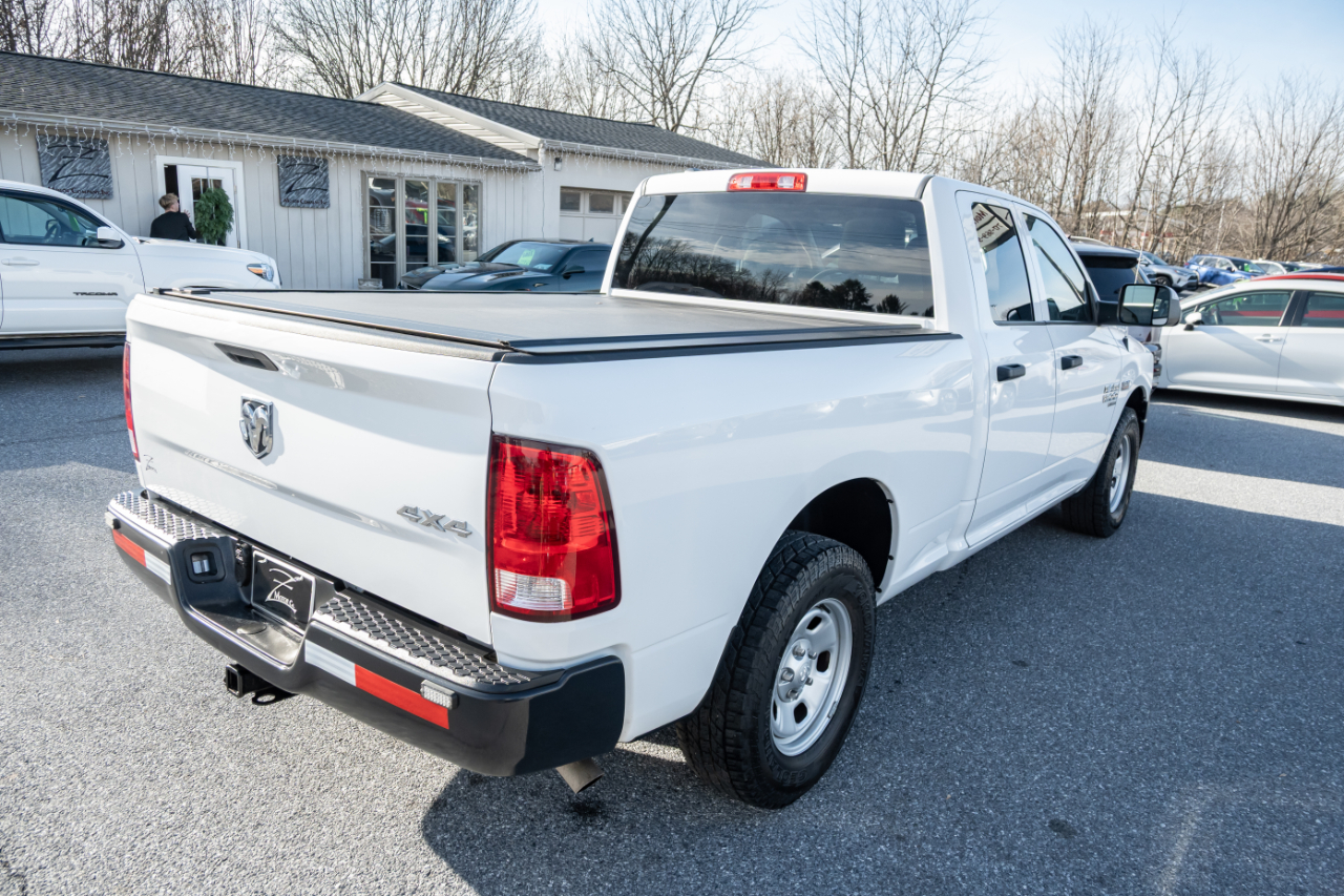 RAM 1500 Classic Tradesman 4x4 Quad Cab 6'4" Box 2022