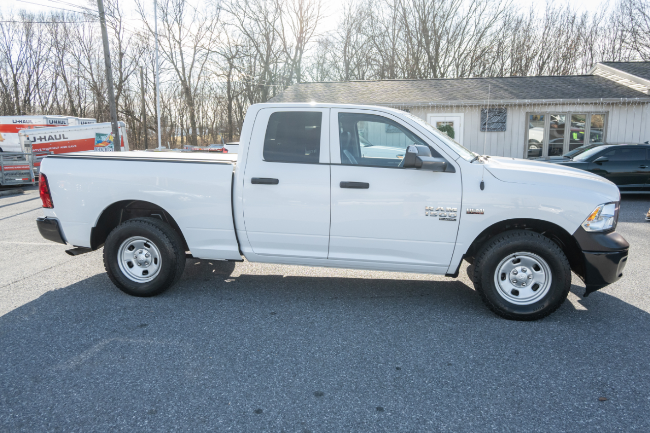 RAM 1500 Classic Tradesman 4x4 Quad Cab 6'4" Box 2022