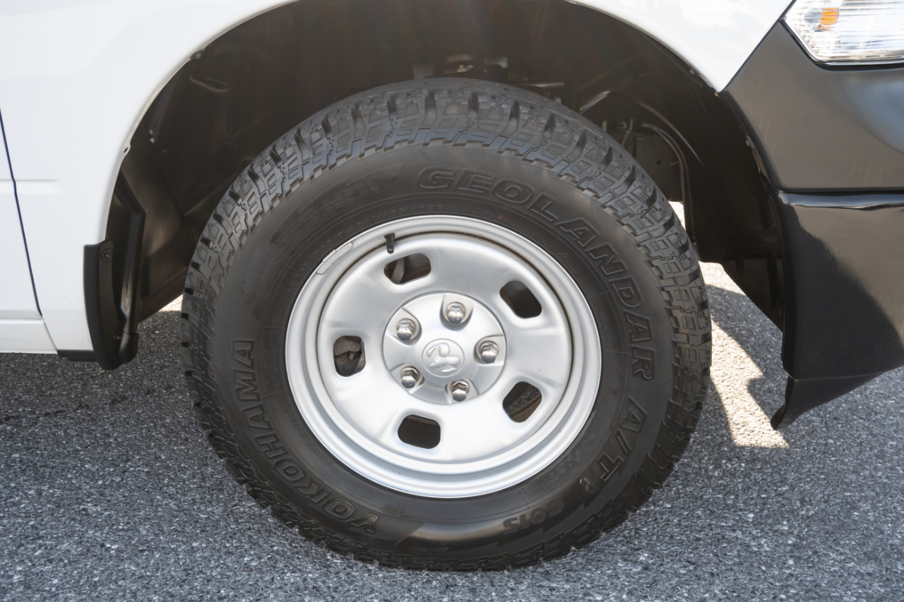 RAM 1500 Classic Tradesman 4x4 Quad Cab 6'4" Box 2022