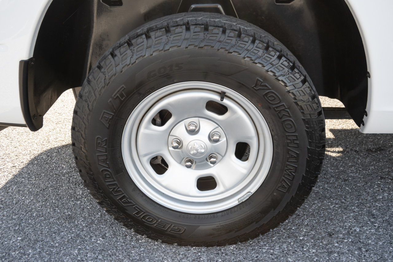 RAM 1500 Classic Tradesman 4x4 Quad Cab 6'4" Box 2022