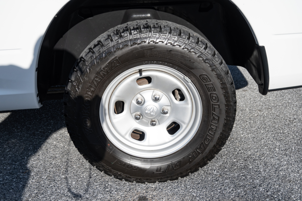 RAM 1500 Classic Tradesman 4x4 Quad Cab 6'4" Box 2022