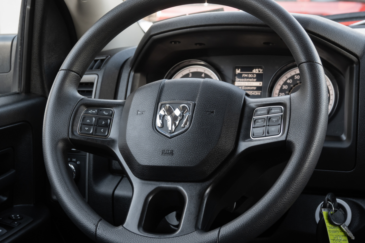 RAM 1500 Classic Tradesman 4x4 Quad Cab 6'4" Box 2022