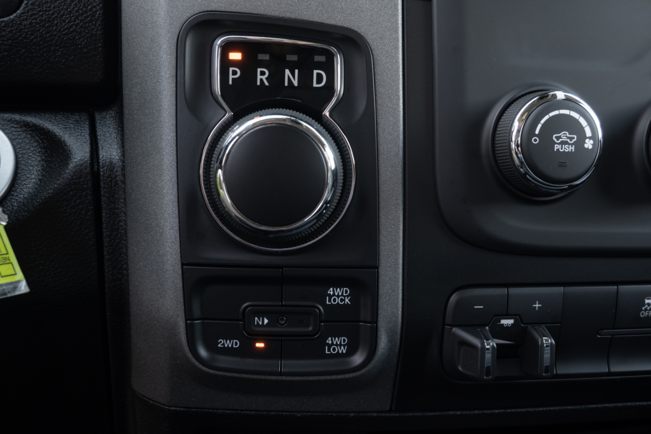 RAM 1500 Classic Tradesman 4x4 Quad Cab 6'4" Box 2022