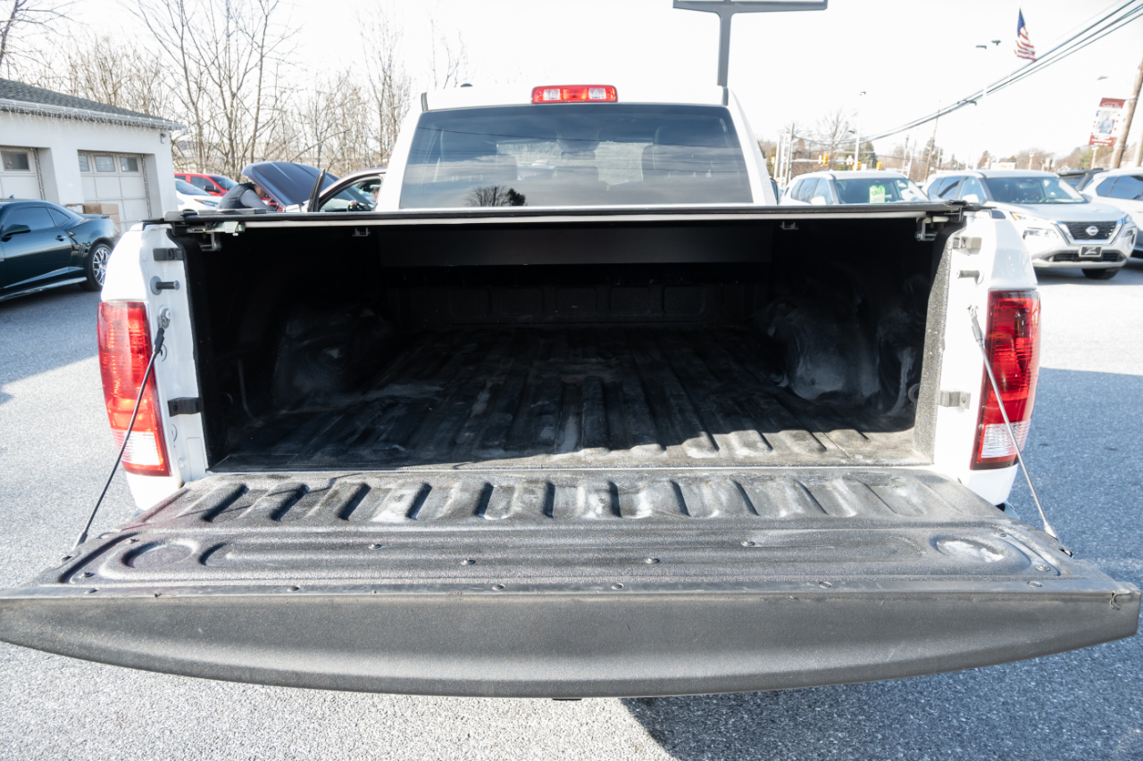 RAM 1500 Classic Tradesman 4x4 Quad Cab 6'4" Box 2022