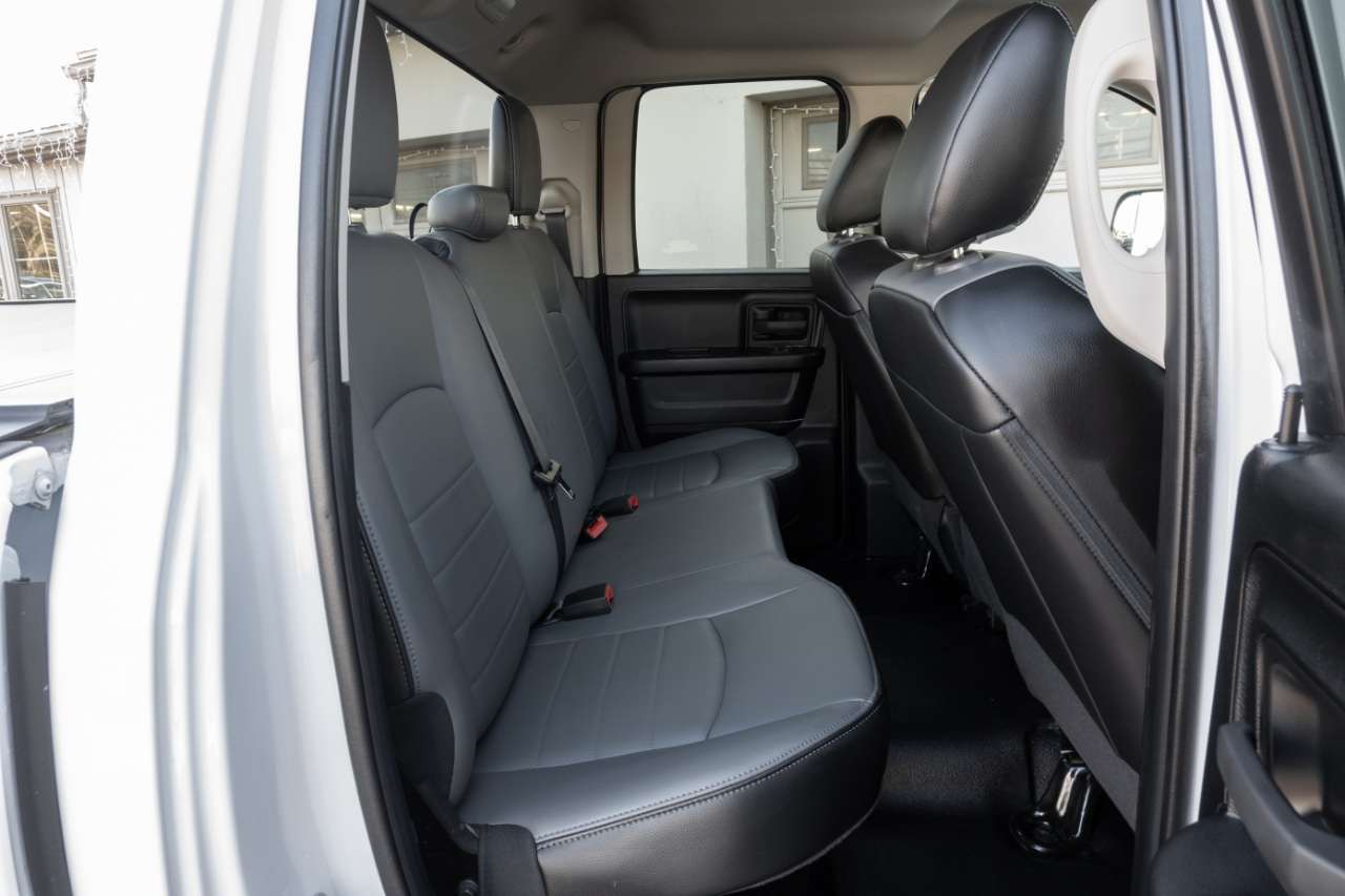 RAM 1500 Classic Tradesman 4x4 Quad Cab 6'4" Box 2022