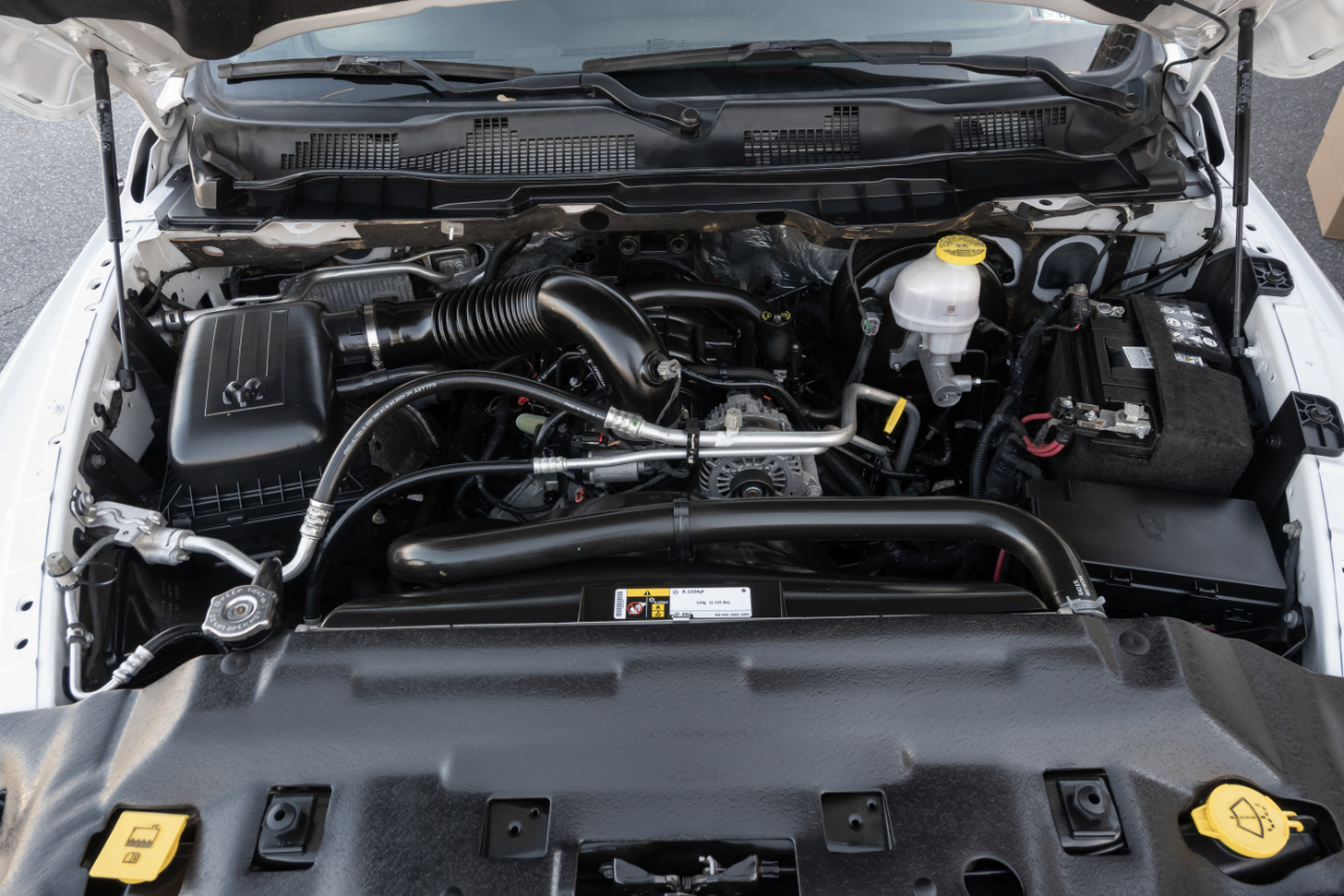 RAM 1500 Classic Tradesman 4x4 Quad Cab 6'4" Box 2022