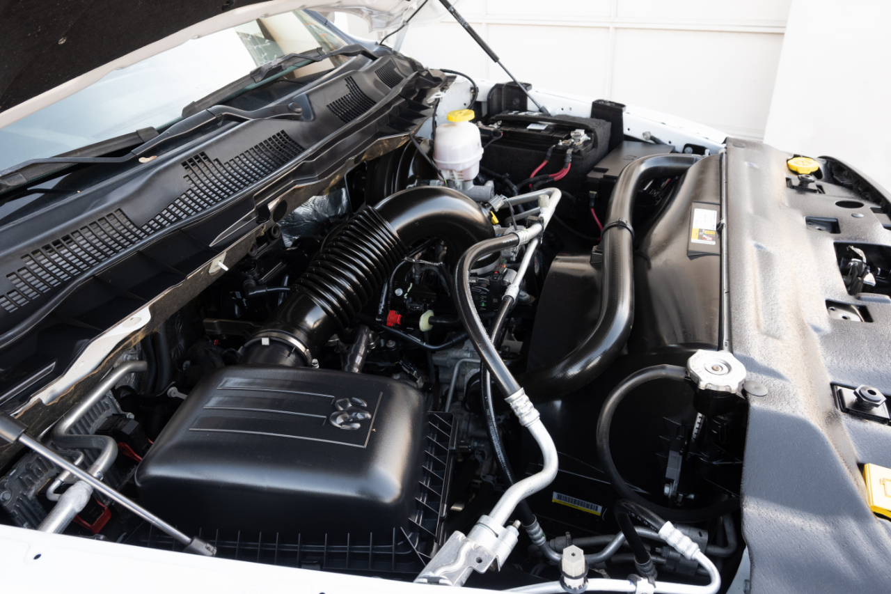 RAM 1500 Classic Tradesman 4x4 Quad Cab 6'4" Box 2022