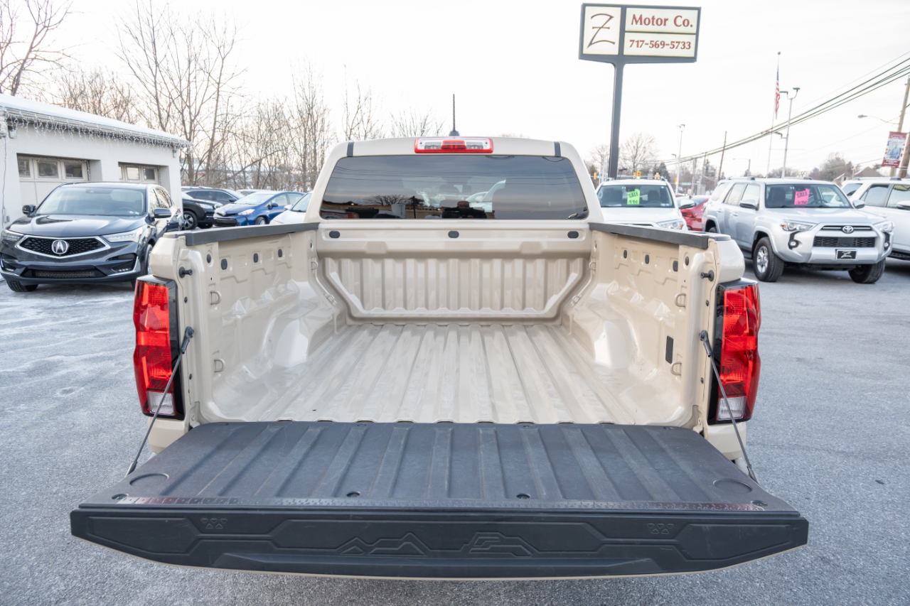 Chevrolet Colorado 2WD Crew Cab WT 2024