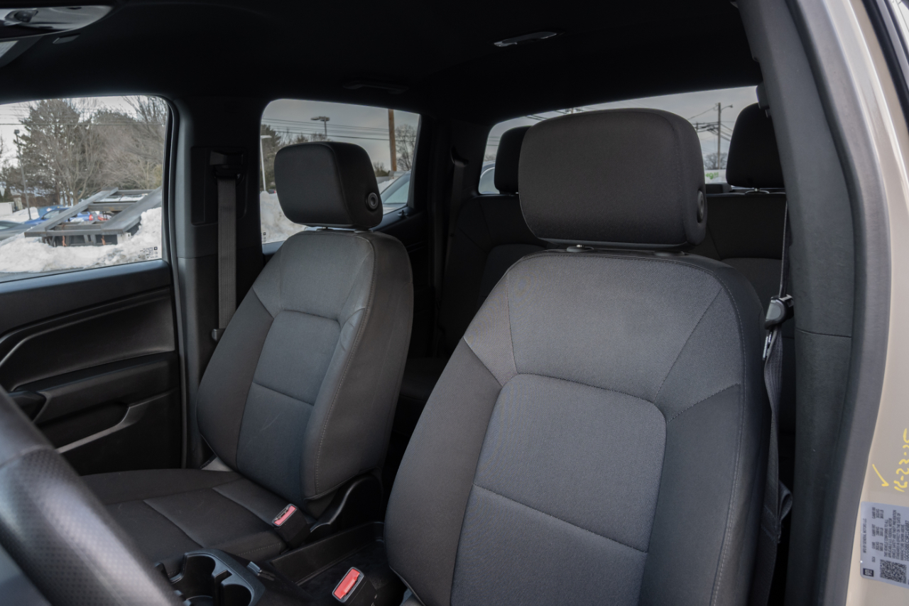 Chevrolet Colorado 2WD Crew Cab WT 2024