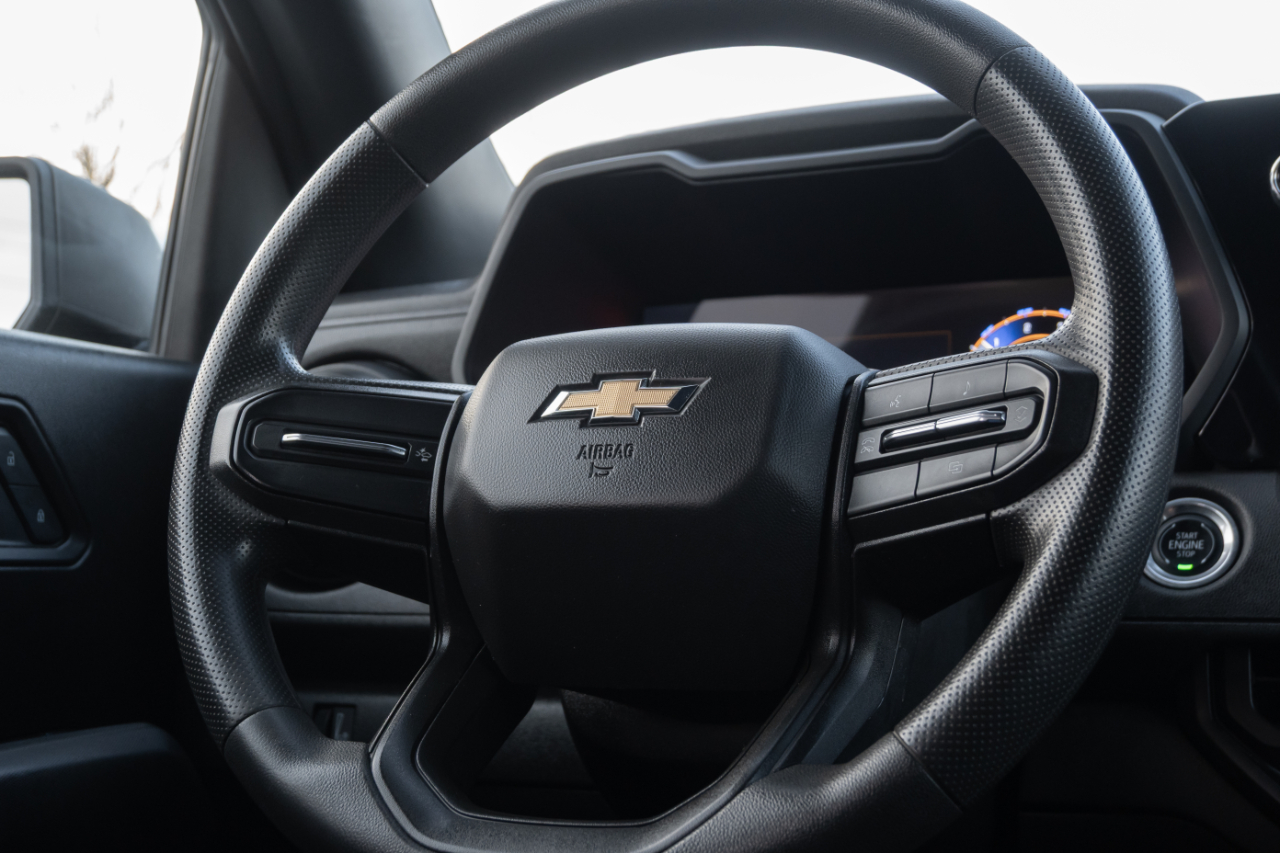 Chevrolet Colorado 2WD Crew Cab WT 2024