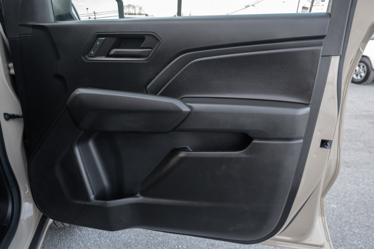 Chevrolet Colorado 2WD Crew Cab WT 2024