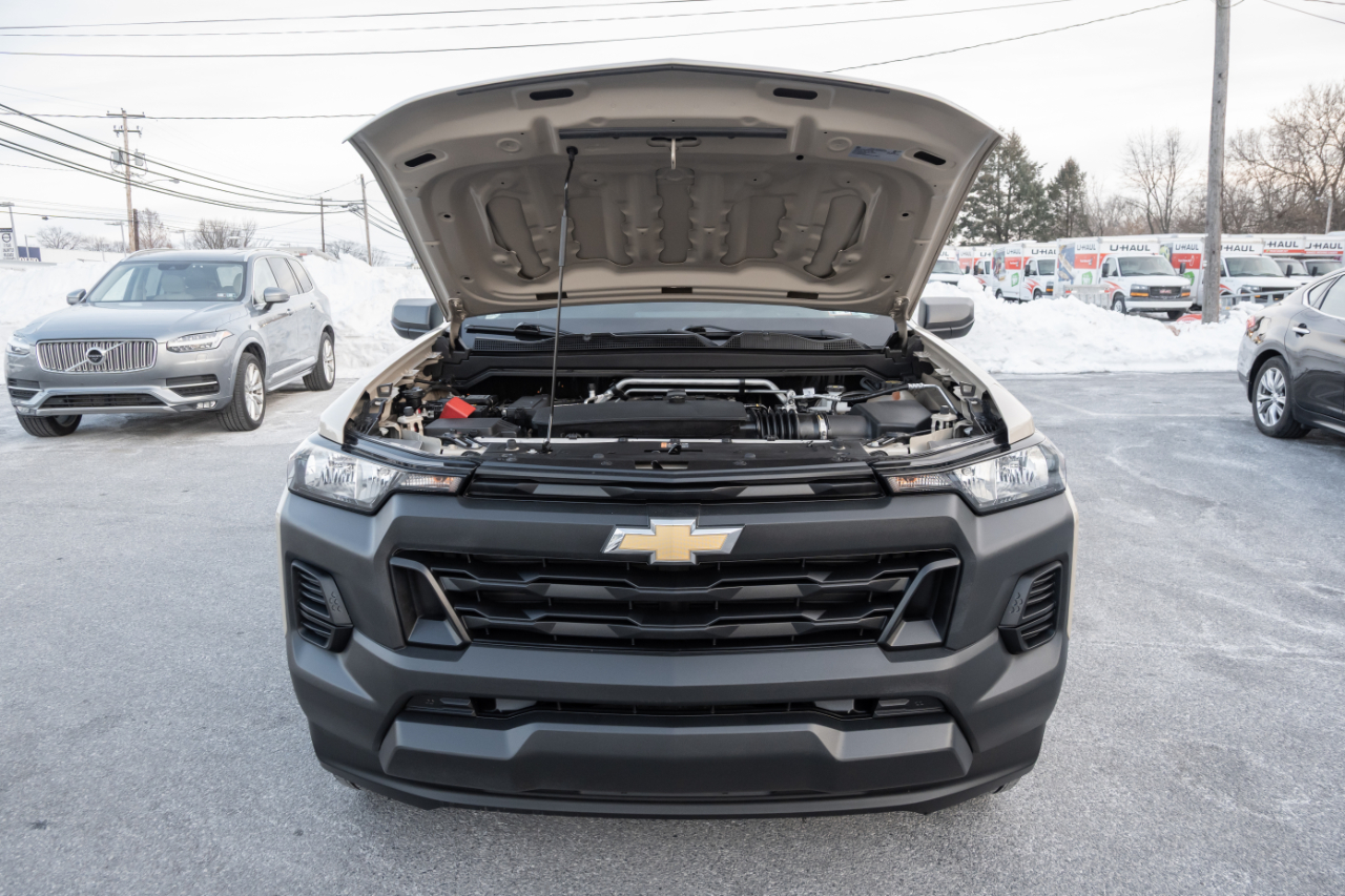 Chevrolet Colorado 2WD Crew Cab WT 2024