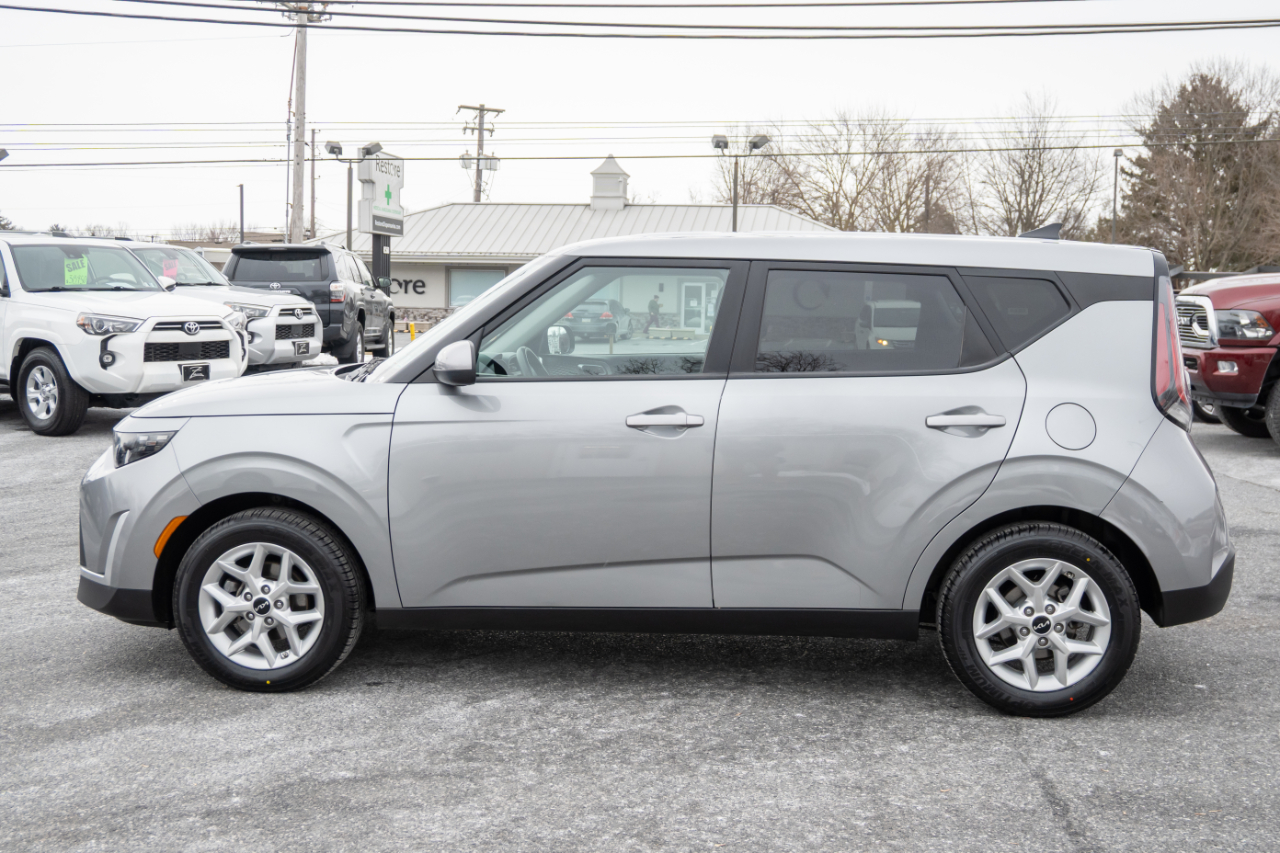 Kia Soul LX FWD 2023