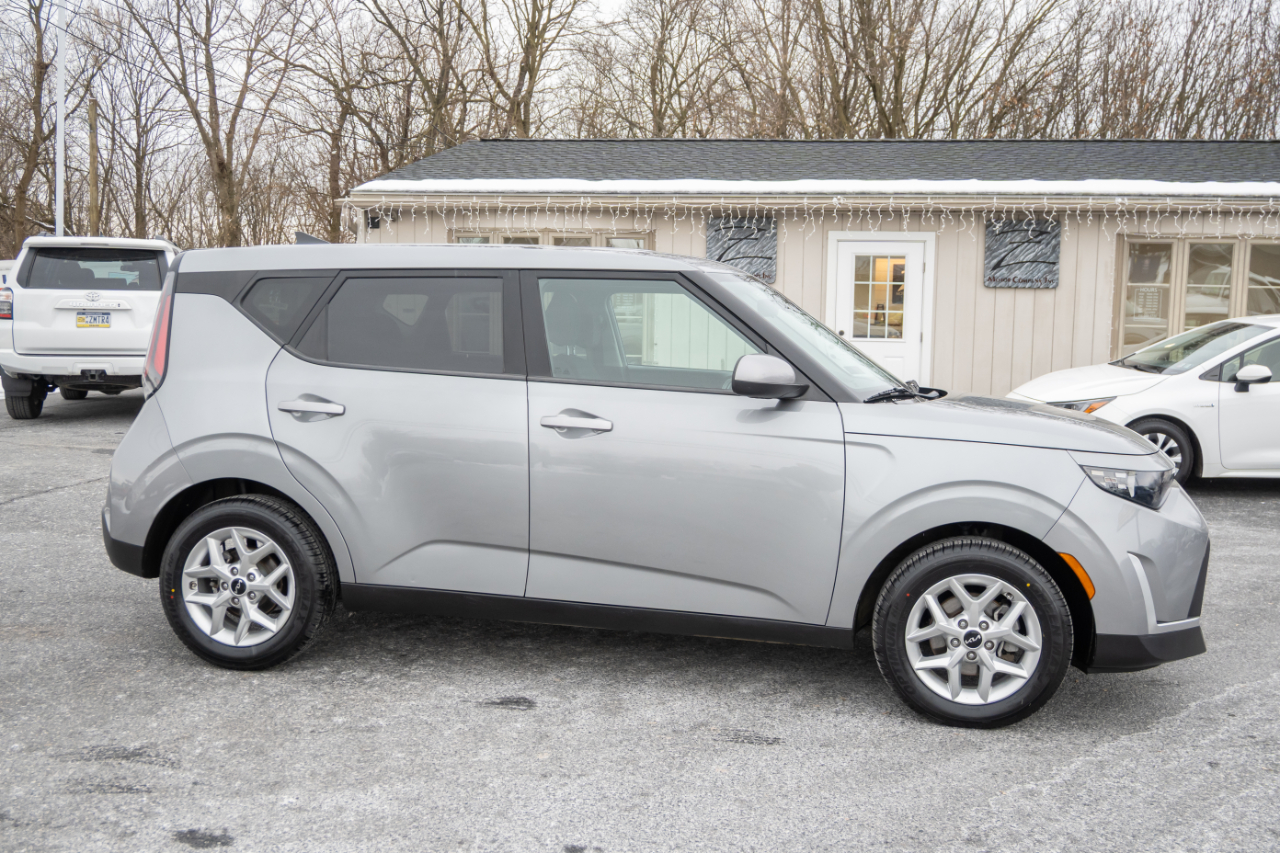 Kia Soul LX FWD 2023